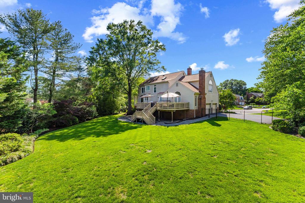 2200 Traies Ct