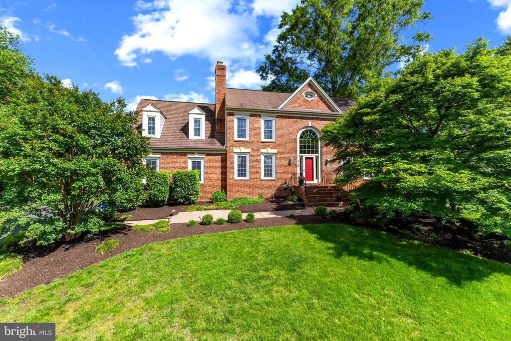 2200 Traies Ct