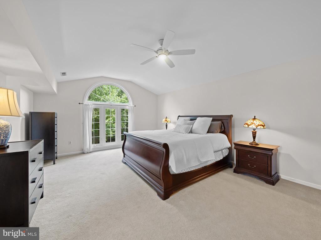 2200 Traies Ct