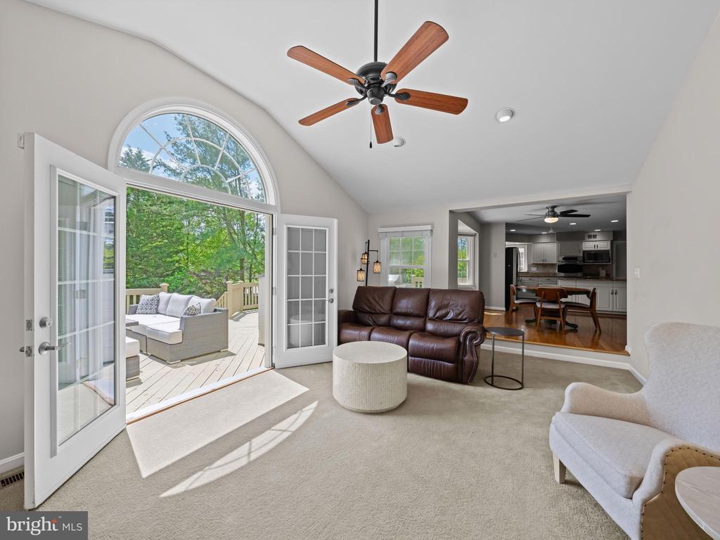 2200 Traies Ct