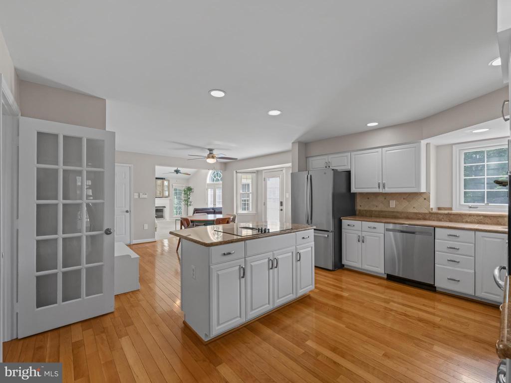 2200 Traies Ct
