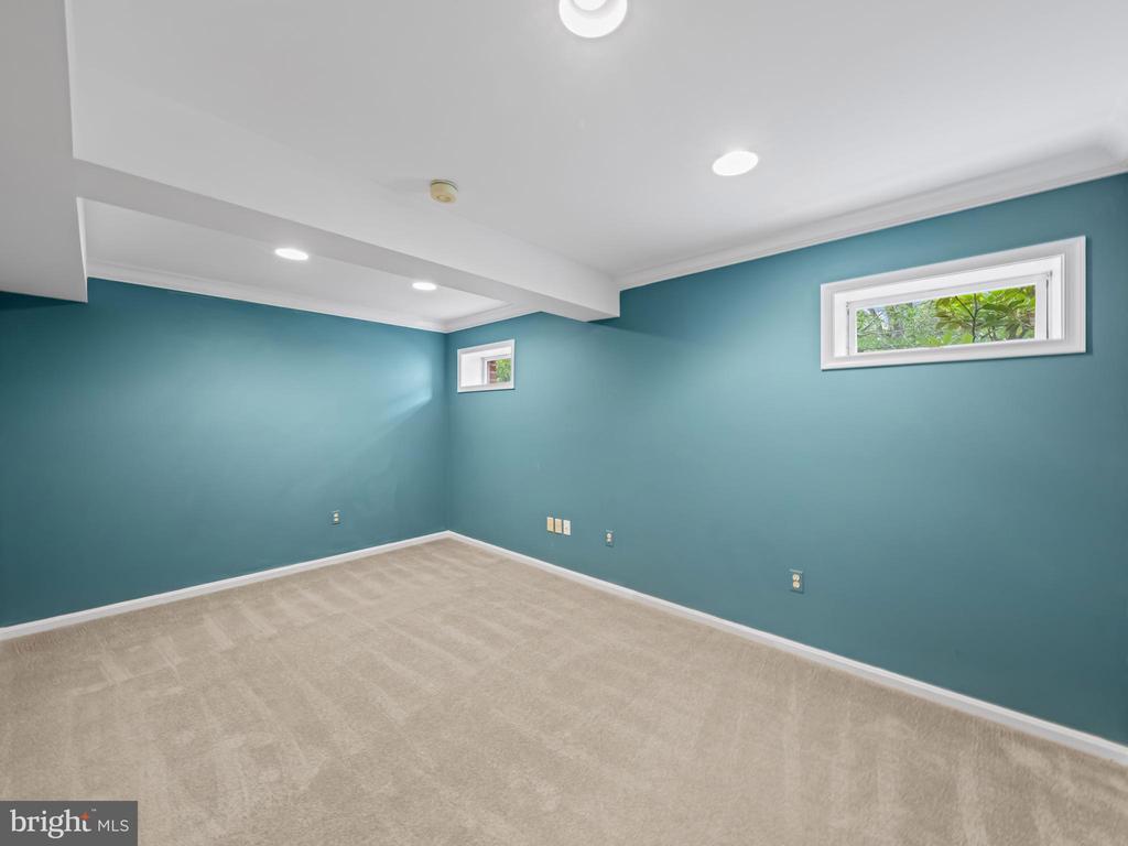 2200 Traies Ct