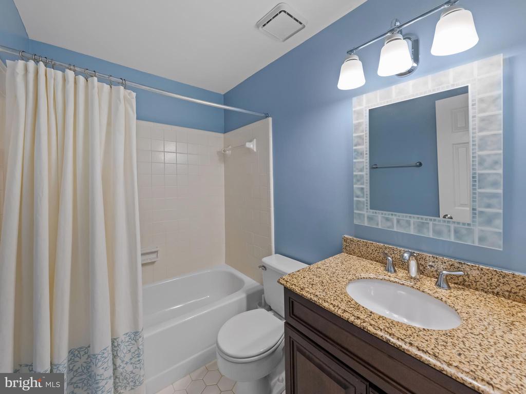 2200 Traies Ct