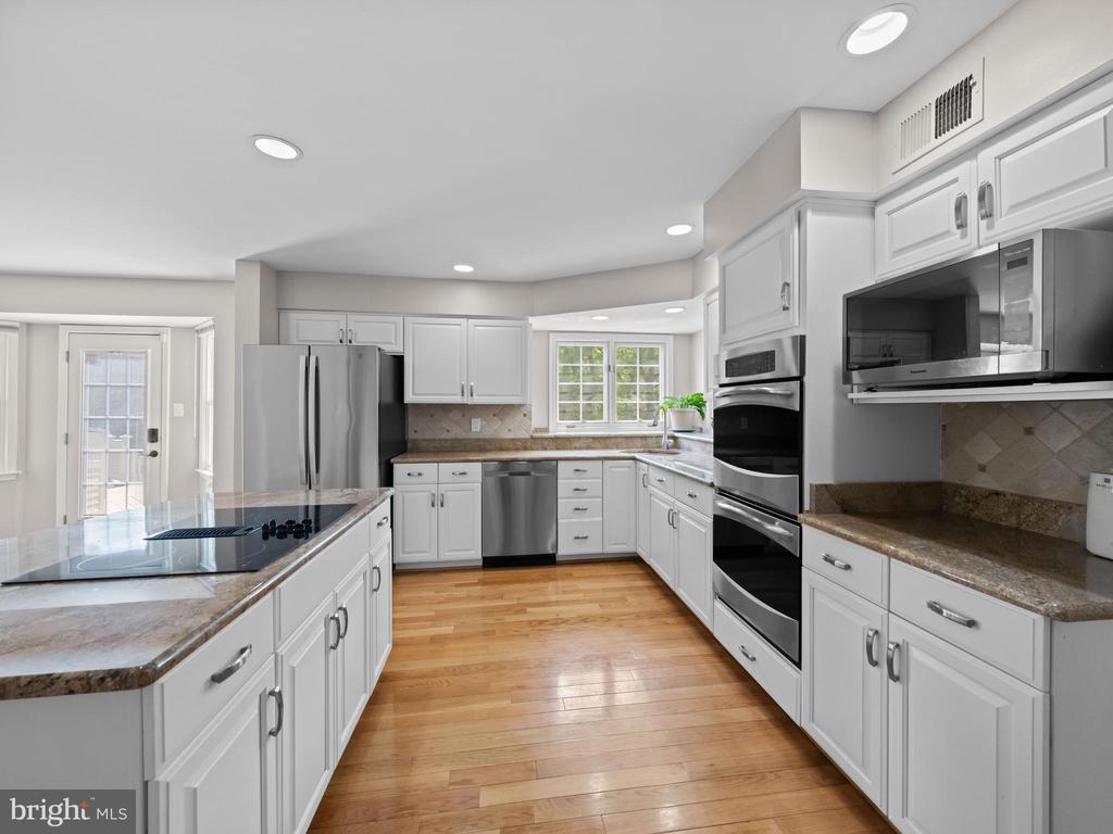 2200 Traies Ct