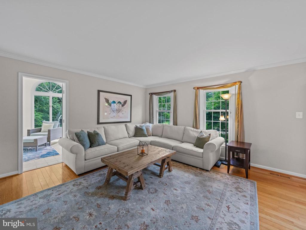 2200 Traies Ct