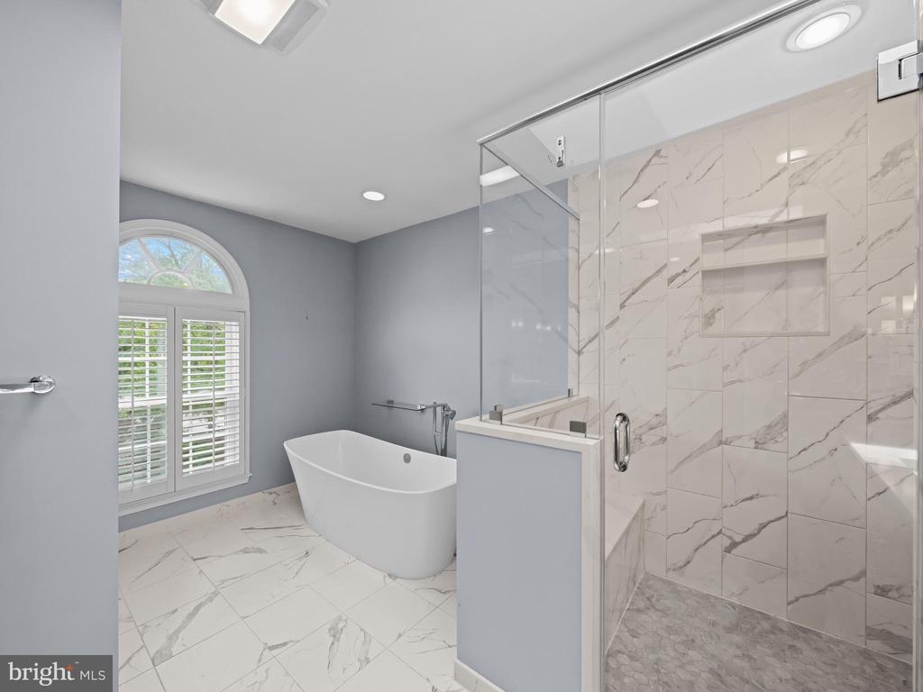 2200 Traies Ct