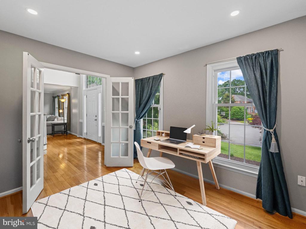 2200 Traies Ct