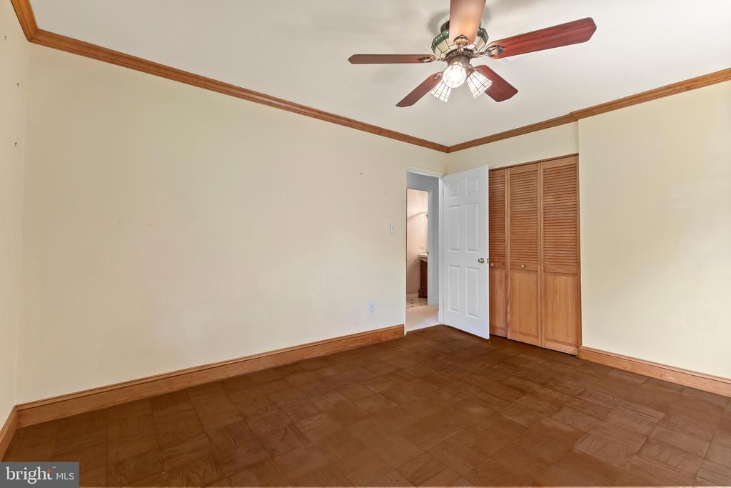 6308 Hawaii Ct