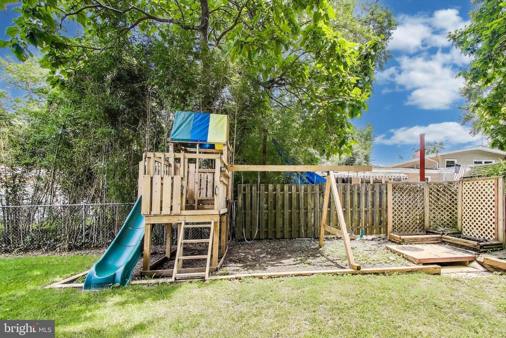 2403 SHERWOOD HALL LANE
