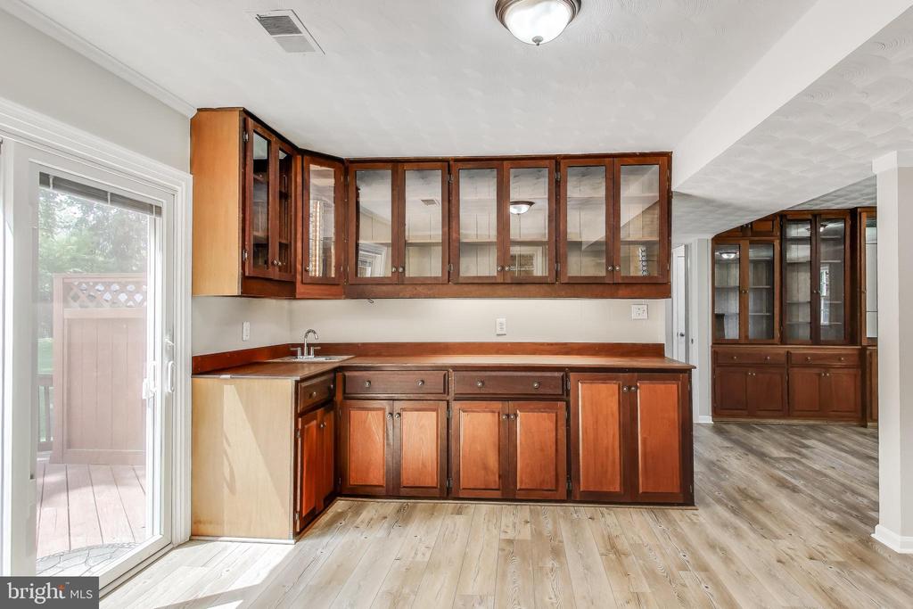 2403 SHERWOOD HALL LANE
