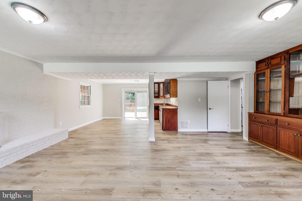 2403 SHERWOOD HALL LANE