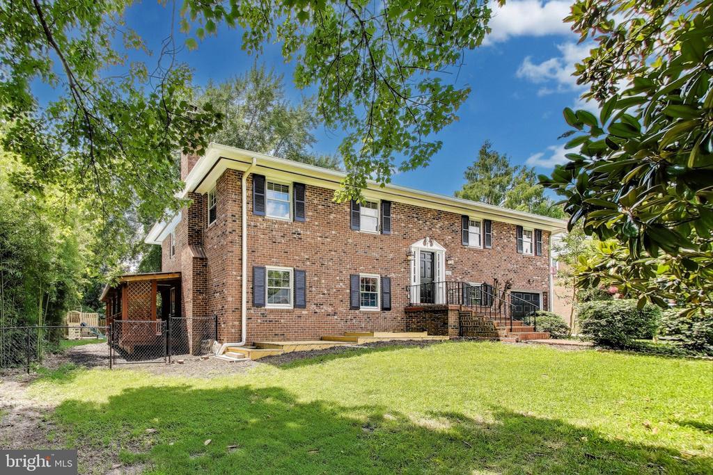 2403 SHERWOOD HALL LANE