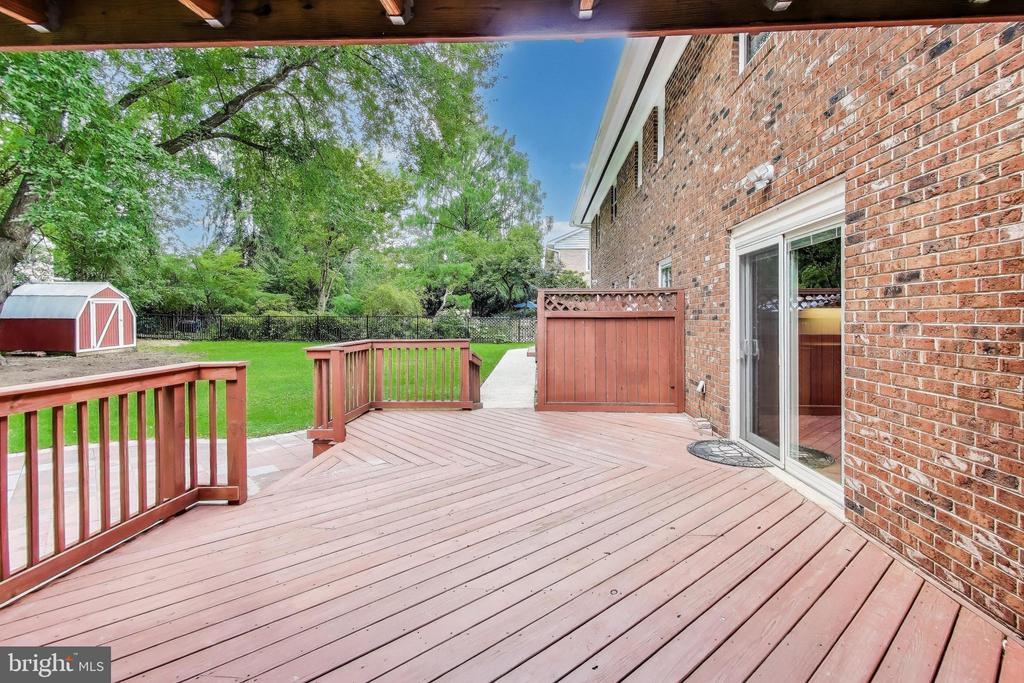 2403 SHERWOOD HALL LANE