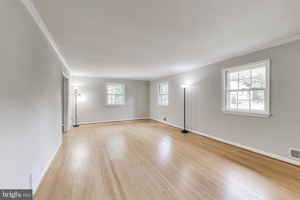 2403 SHERWOOD HALL LANE