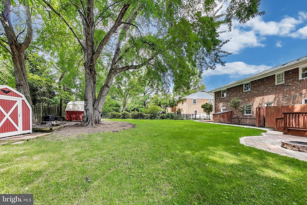 2403 SHERWOOD HALL LANE