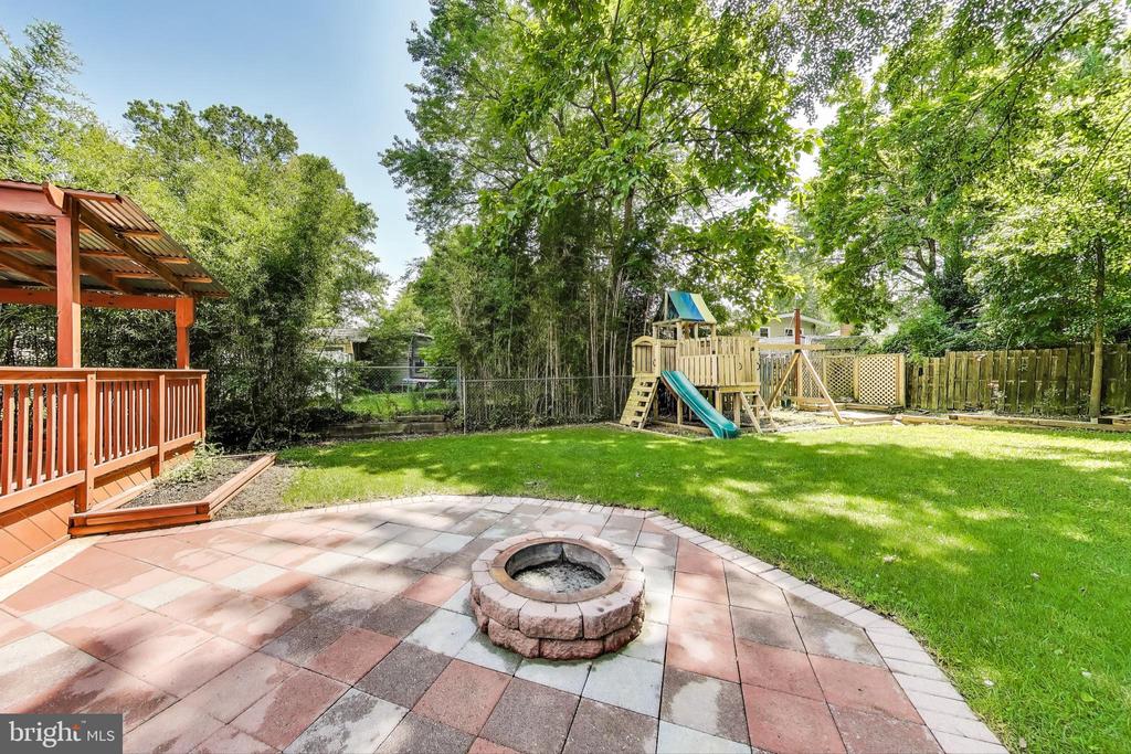 2403 SHERWOOD HALL LANE