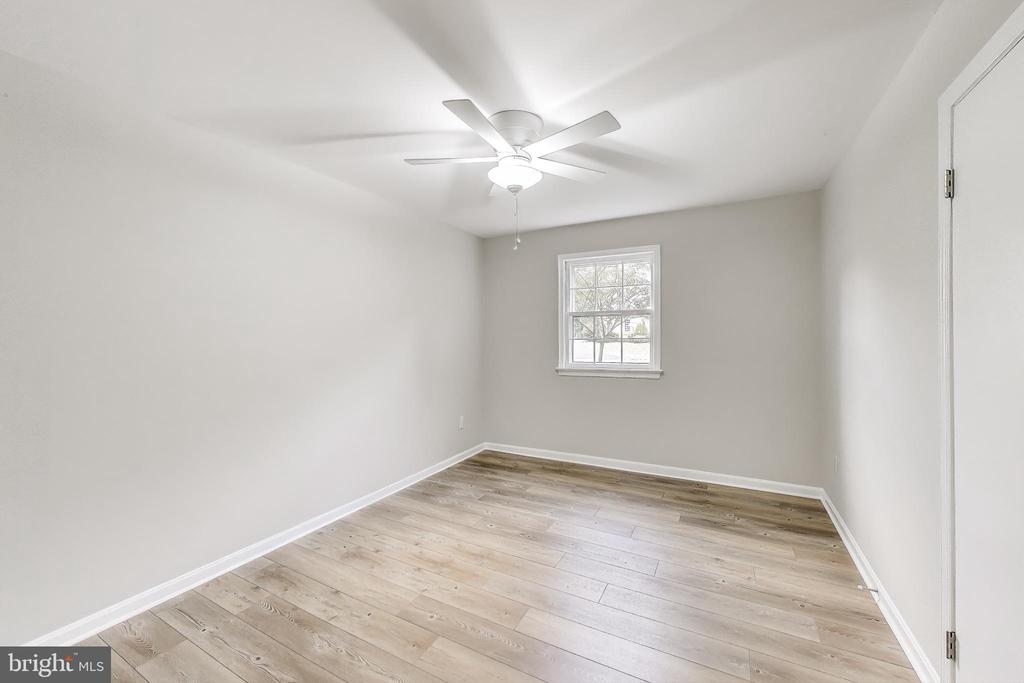 2403 SHERWOOD HALL LANE