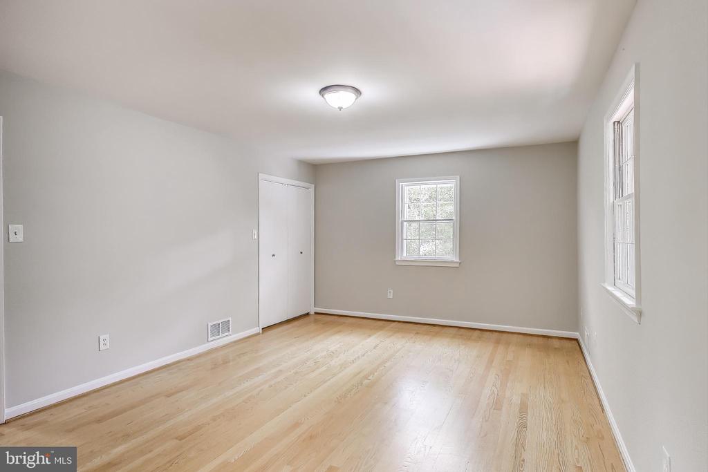 2403 SHERWOOD HALL LANE