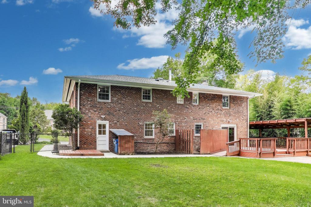 2403 SHERWOOD HALL LANE