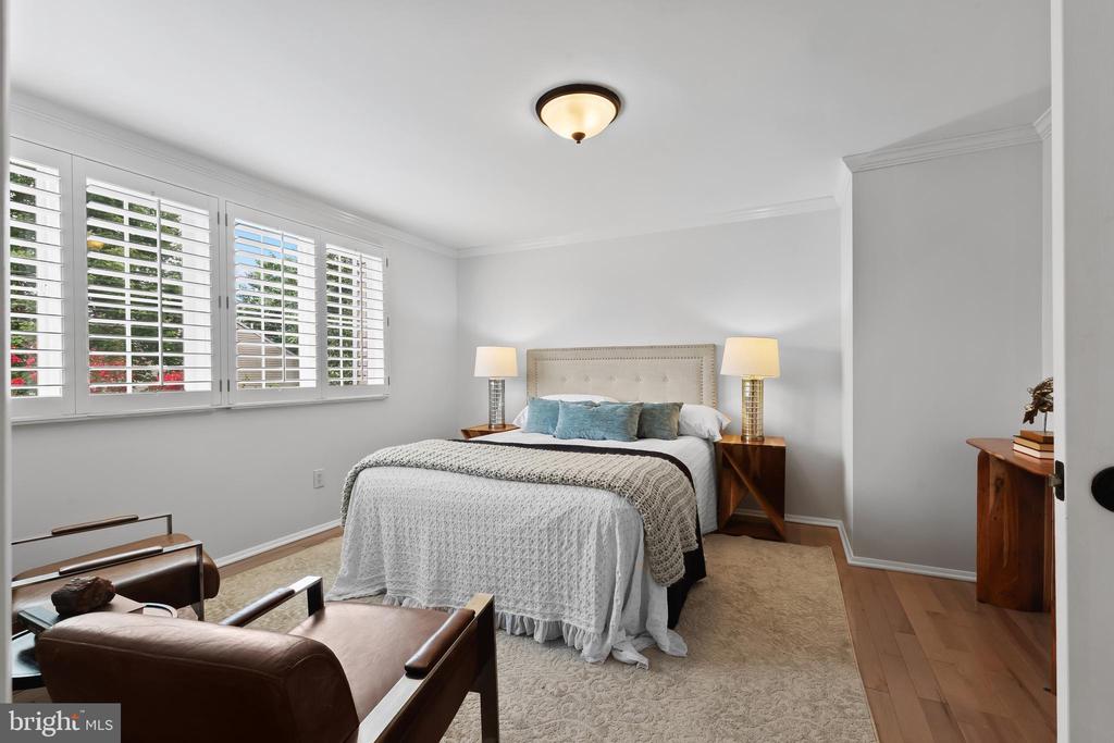 5308 Admiralty Ct