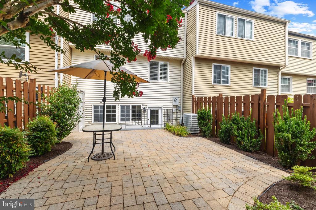 5308 Admiralty Ct