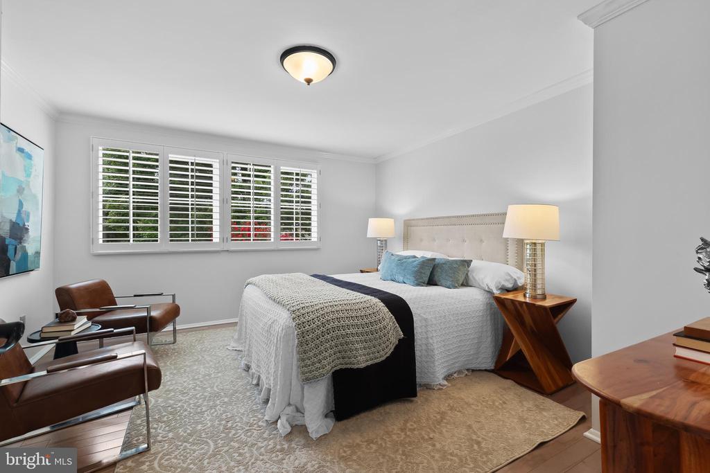 5308 Admiralty Ct
