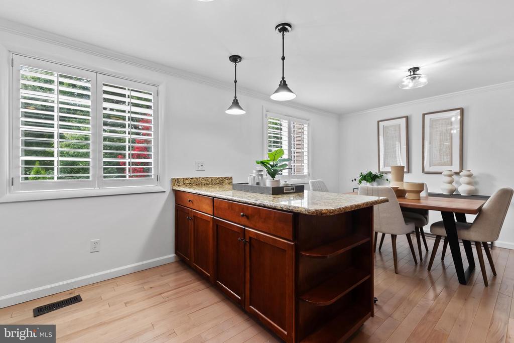 5308 Admiralty Ct