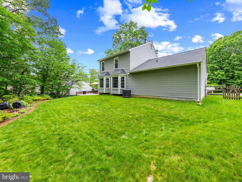 7753 NORTHEDGE COURT