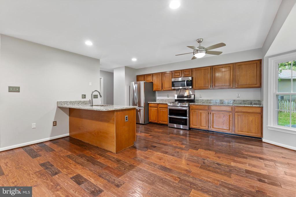 7753 NORTHEDGE COURT