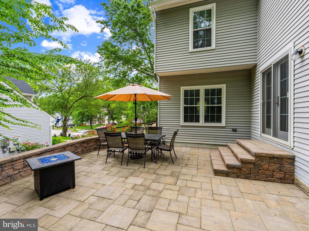 7753 NORTHEDGE COURT