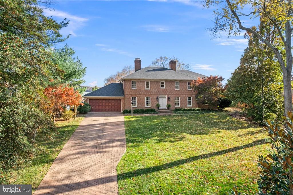 3903 BELLE RIVE TERRACE