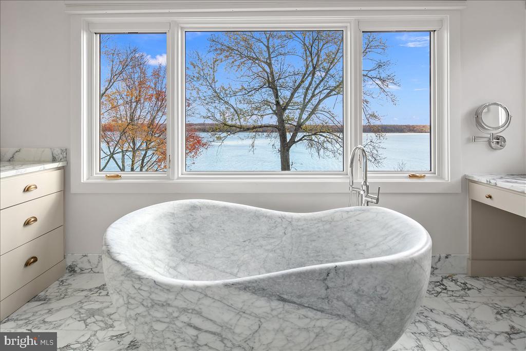 3903 BELLE RIVE TERRACE