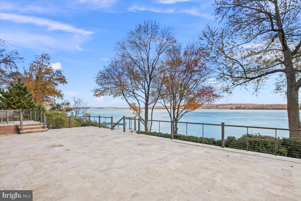 3903 BELLE RIVE TERRACE