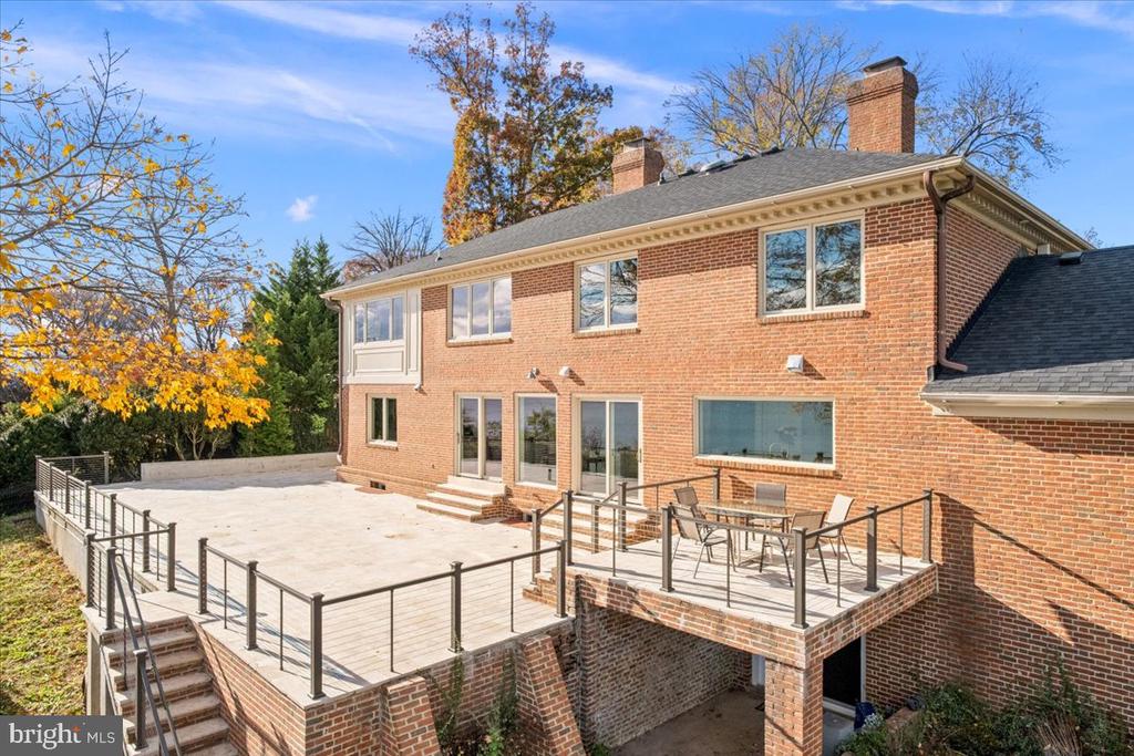 3903 BELLE RIVE TERRACE