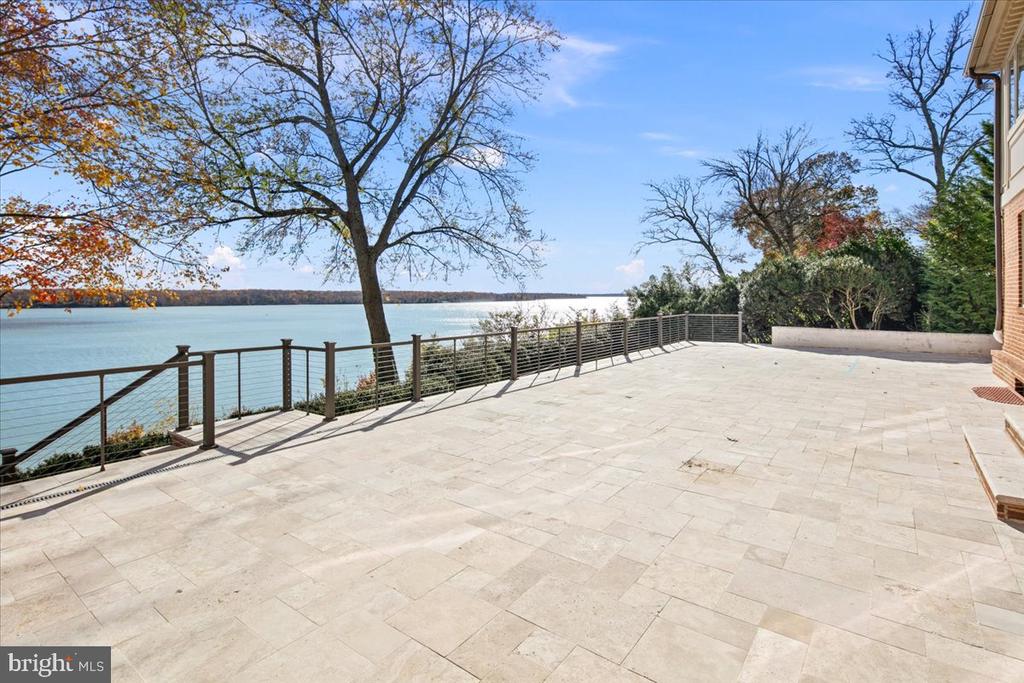 3903 BELLE RIVE TERRACE