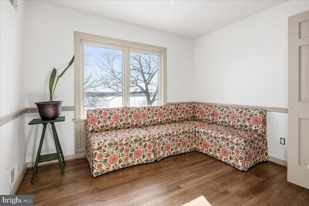 3903 BELLE RIVE TERRACE