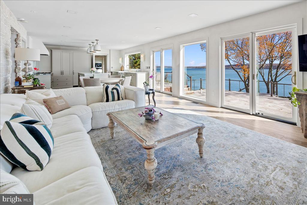 3903 BELLE RIVE TERRACE