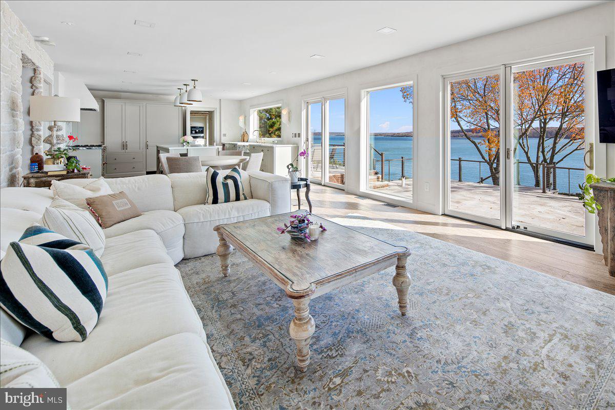 3903 BELLE RIVE TERRACE