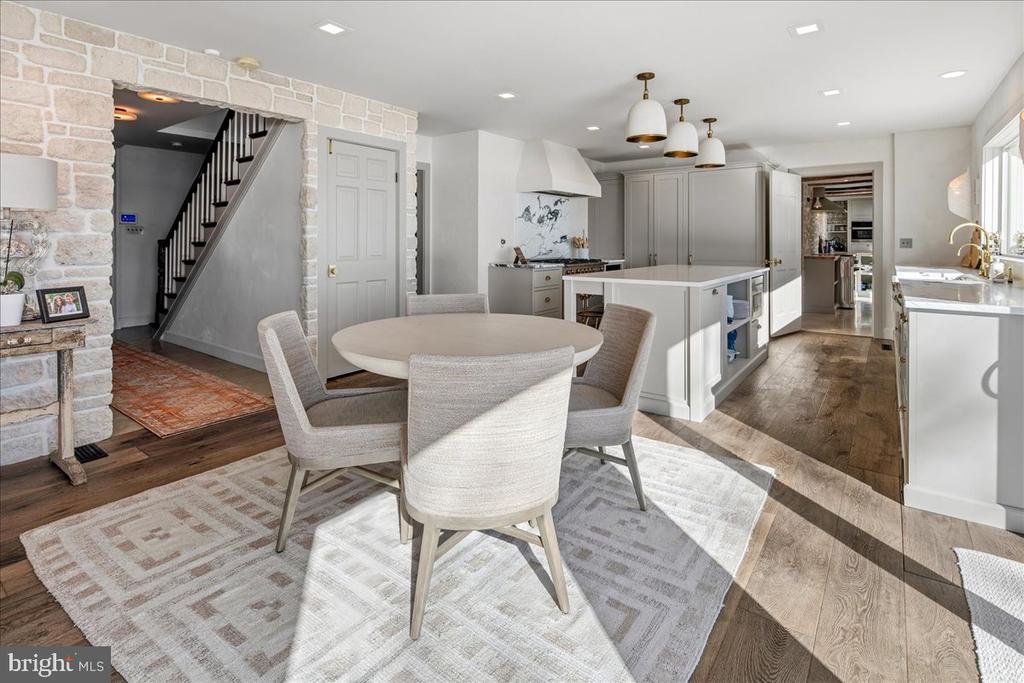 3903 BELLE RIVE TERRACE