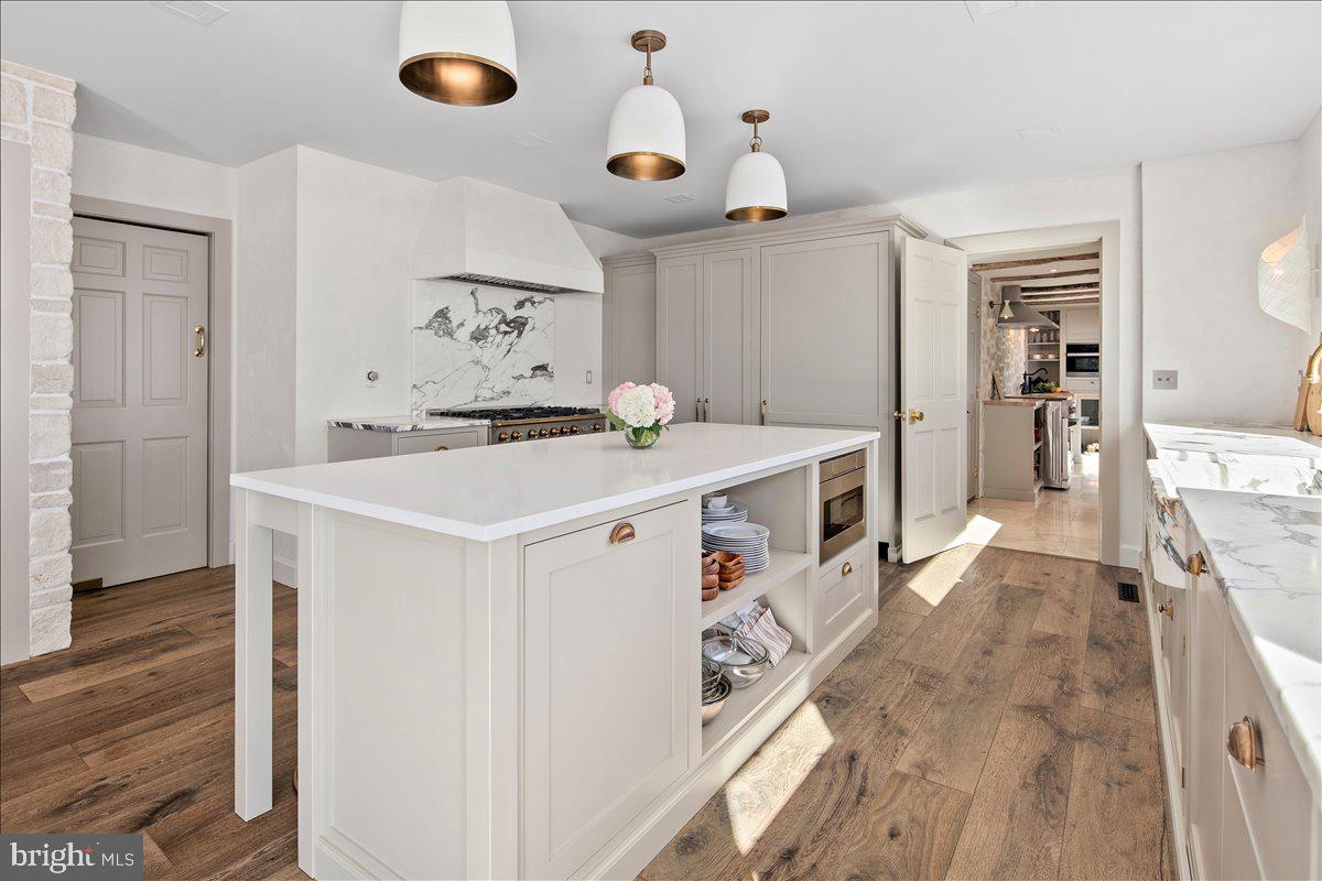 3903 BELLE RIVE TERRACE