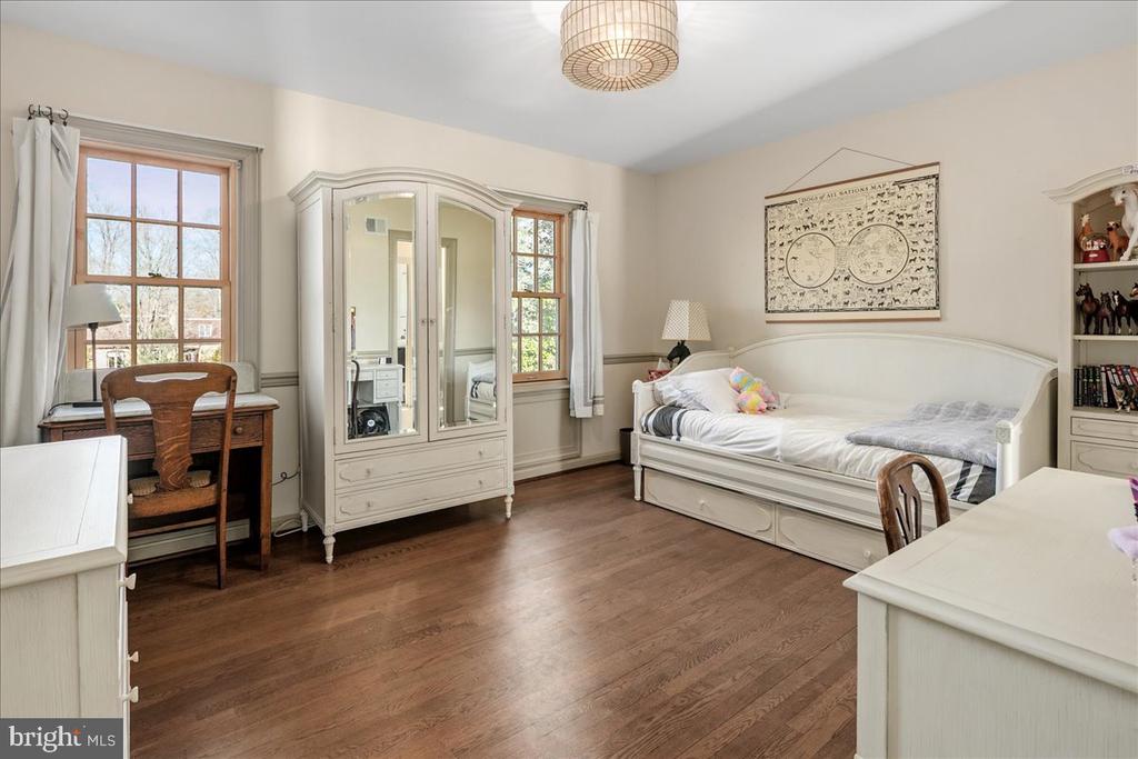 3903 BELLE RIVE TERRACE