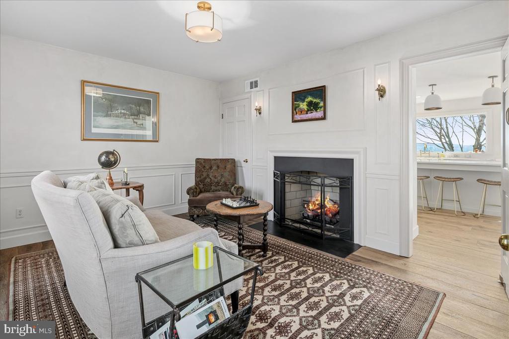 3903 BELLE RIVE TERRACE