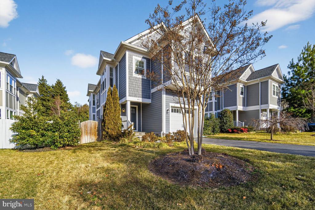 8113 WELLINGTON ROAD