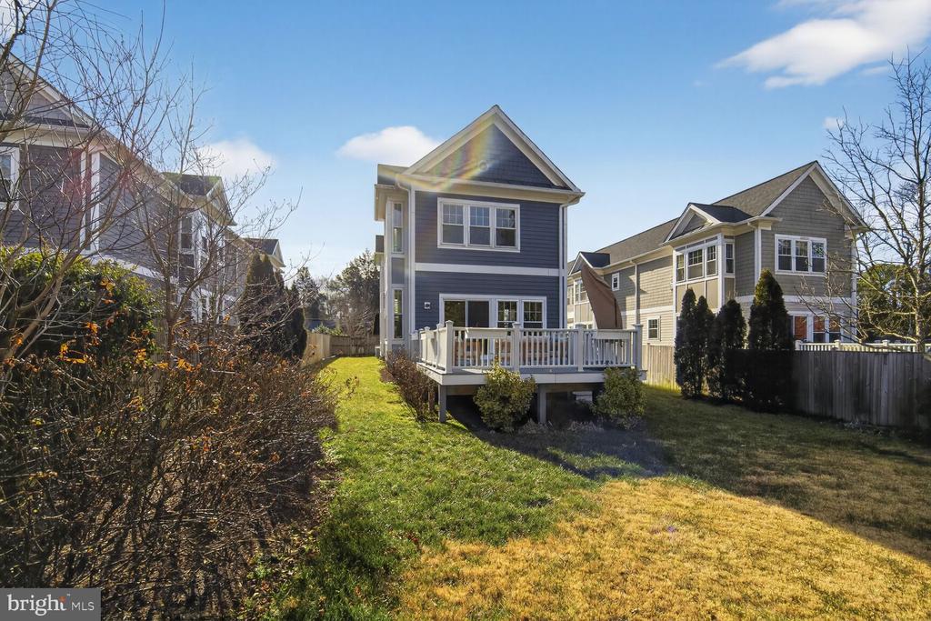 8113 WELLINGTON ROAD