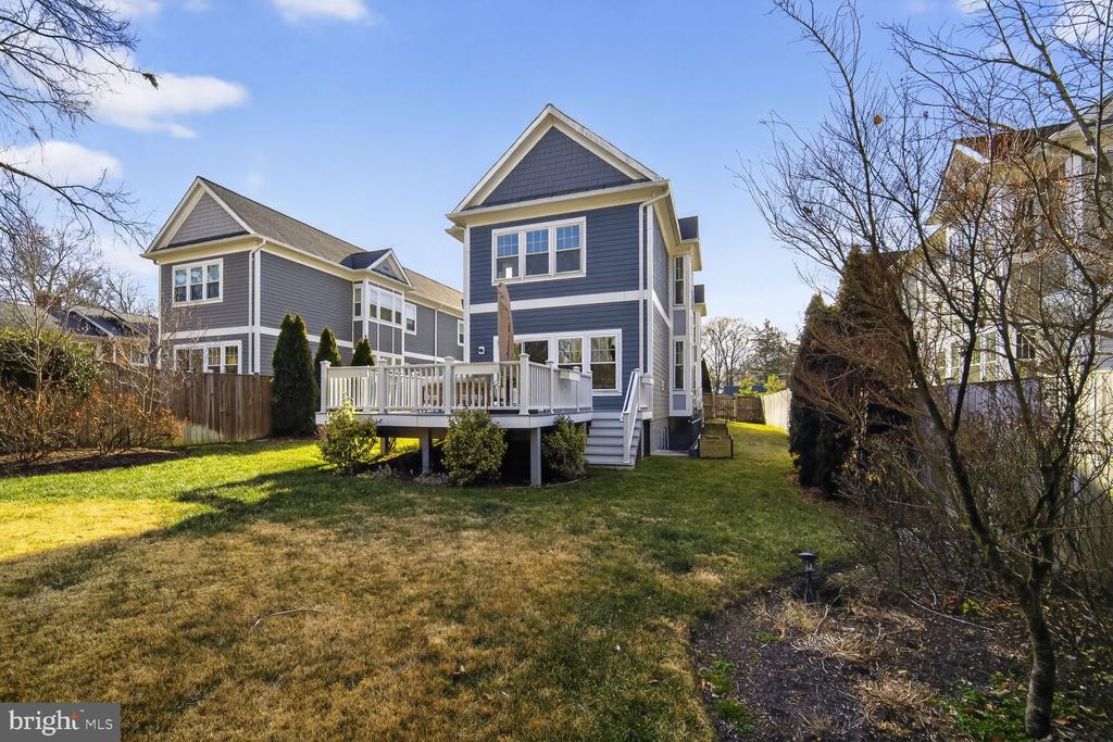 8113 WELLINGTON ROAD