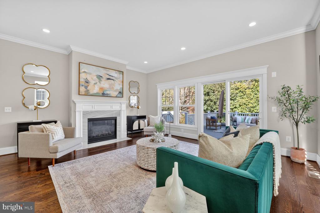 8113 WELLINGTON ROAD