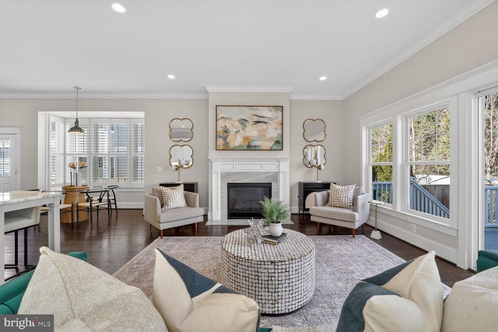 8113 WELLINGTON ROAD