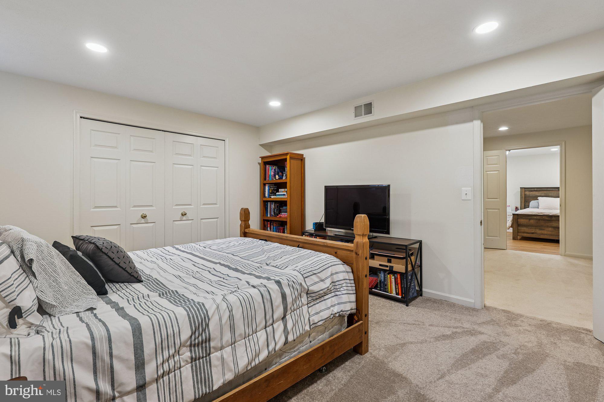 8514 OAK CHASE CIRCLE