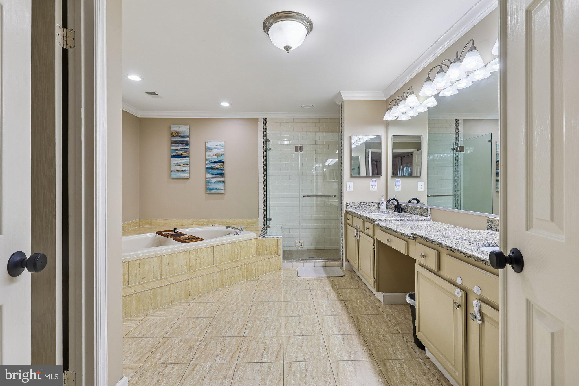 8514 OAK CHASE CIRCLE