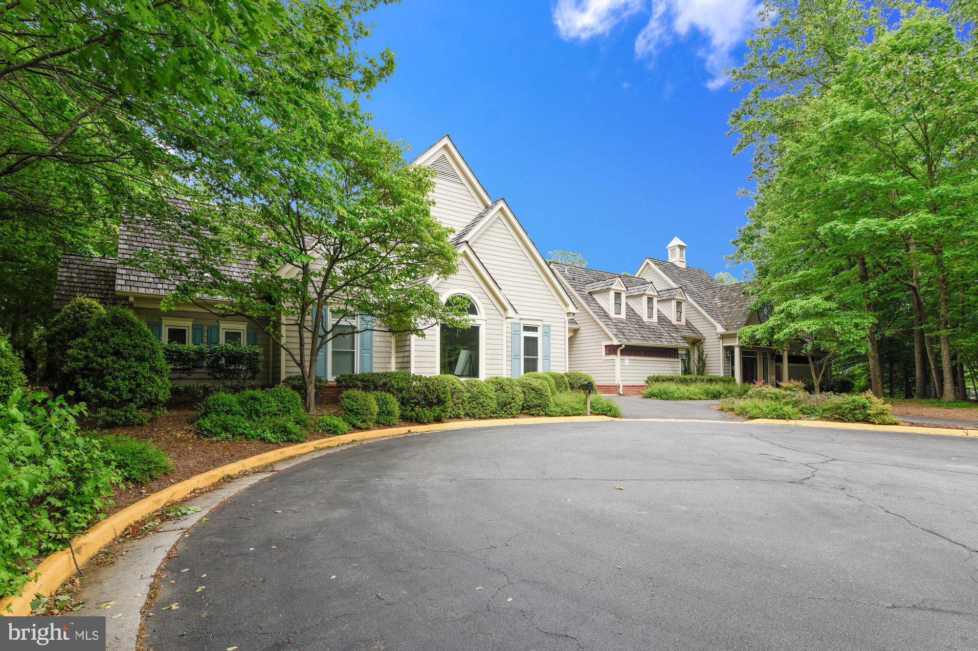 8514 OAK CHASE CIRCLE